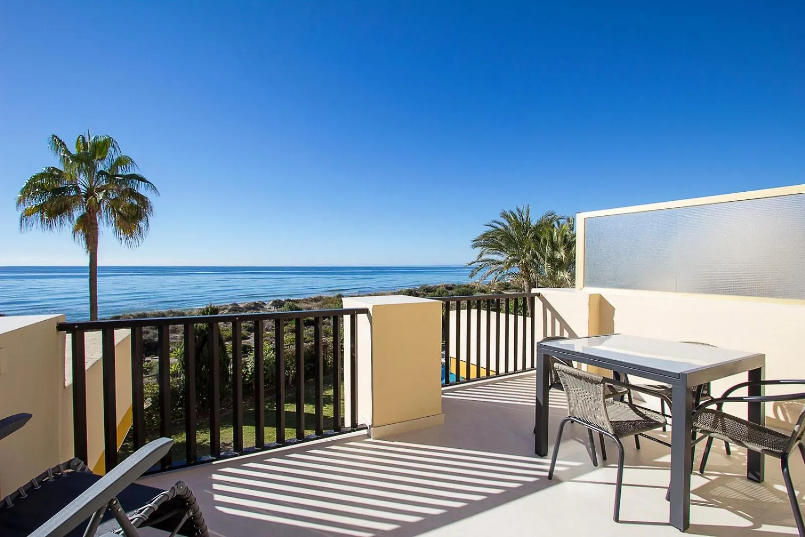 Beach Front Studio In Elviria Marbella