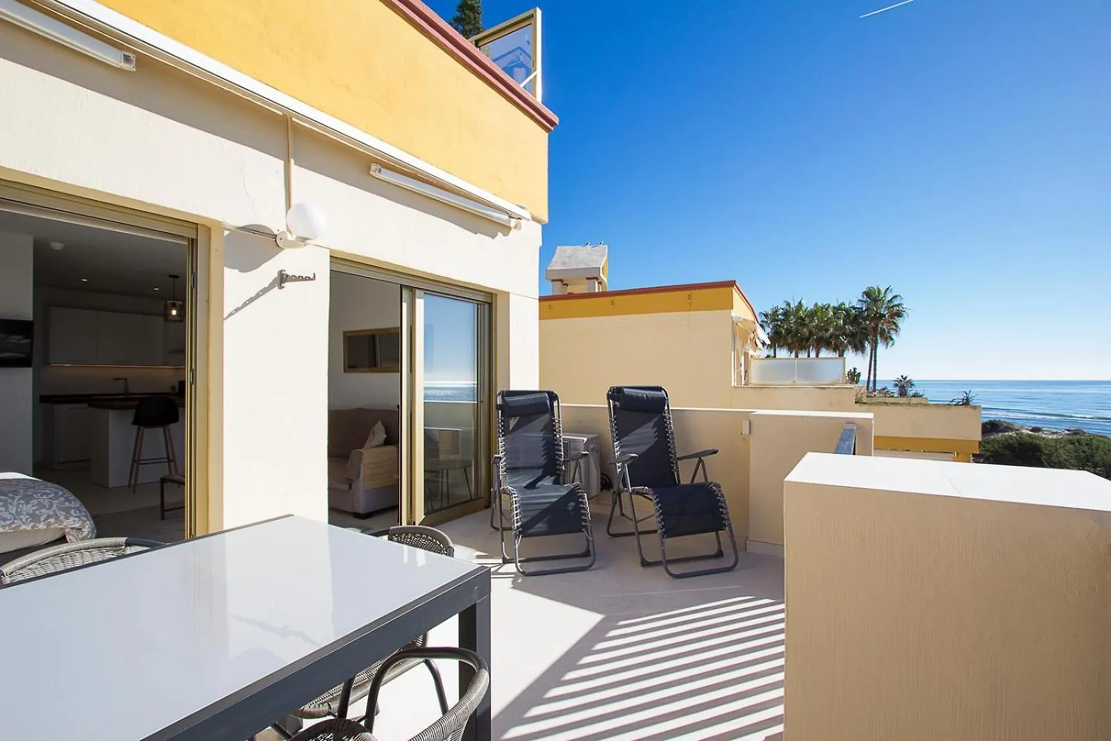 Beach Front Studio In Elviria Marbella
