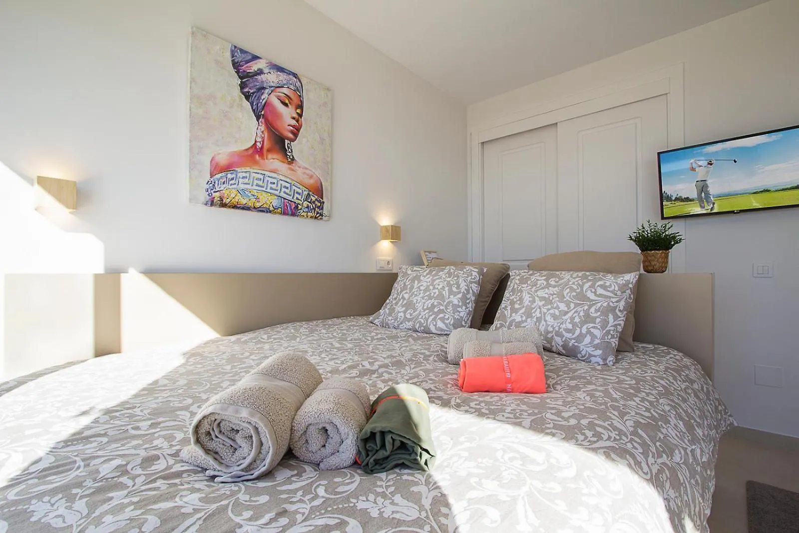 Apartment Beach Front Studio In Elviria Marbella