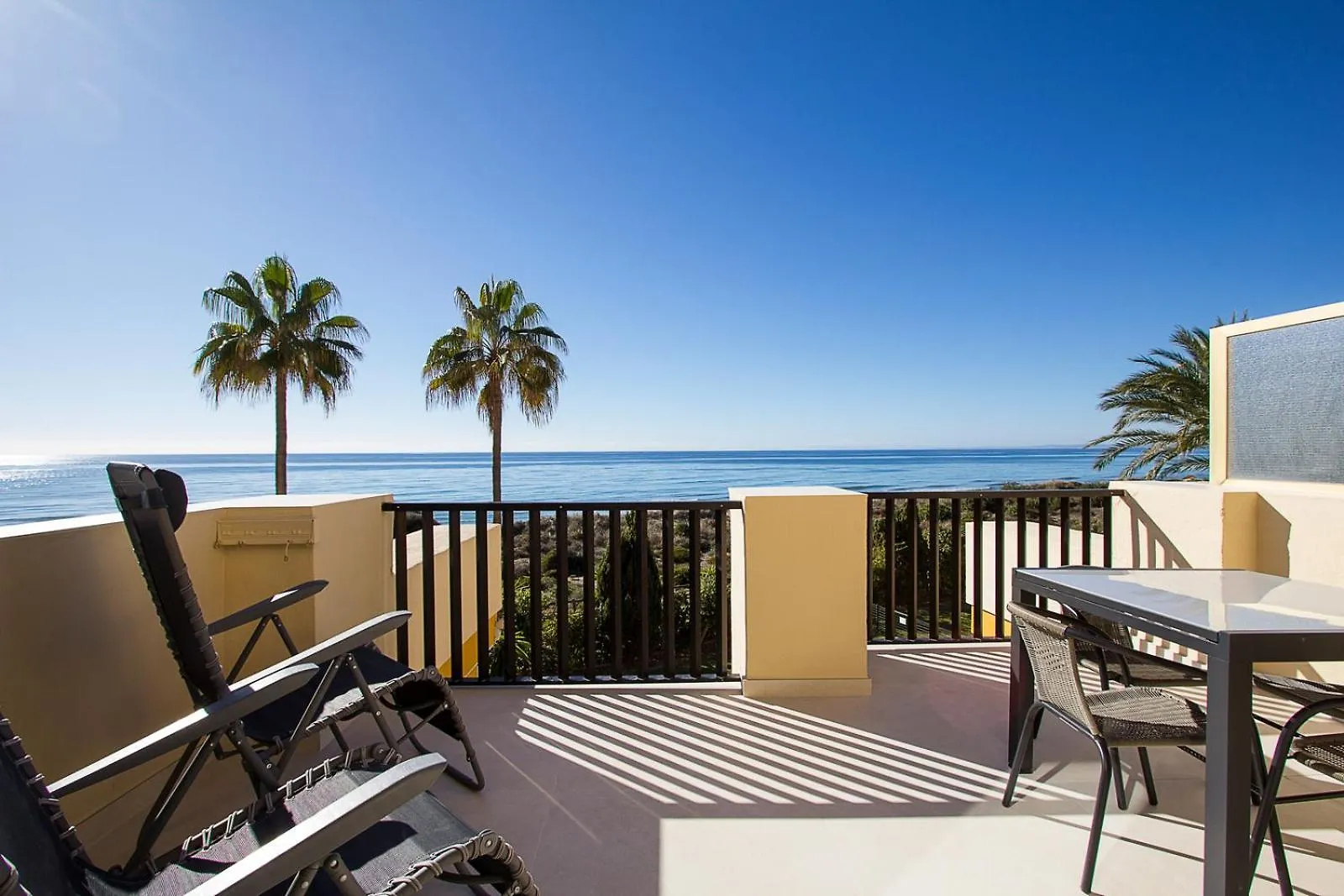 Beach Front Studio In Elviria Marbellac